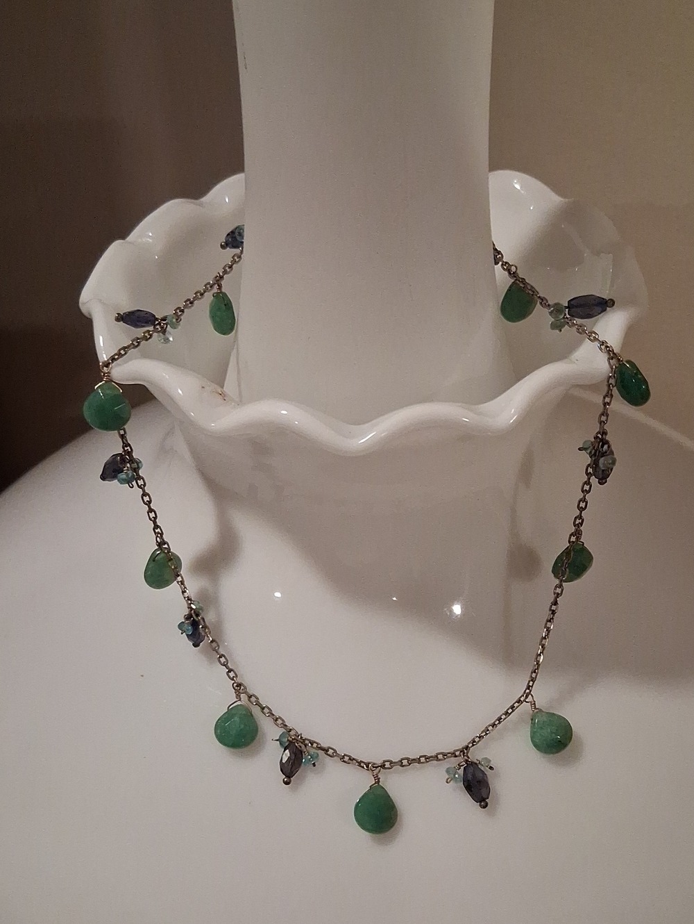 Green Teardrop Bead Necklace Silver Plated ?